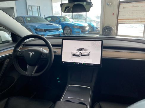 Used 2022 Tesla Model 3 image 25