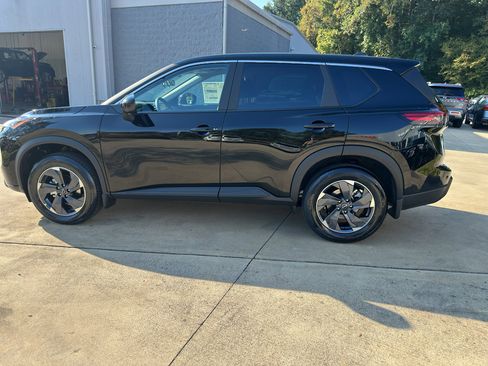 New 2026 Nissan Rogue SV image 7