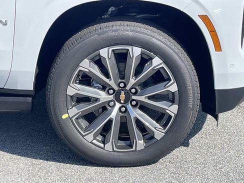 New 2026 Chevrolet Suburban High Country image 9