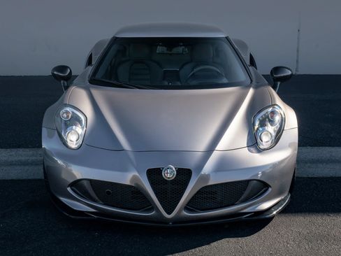 Used 2015 Alfa Romeo 4C Coupe w/ Leather Interior Group RWD image 3
