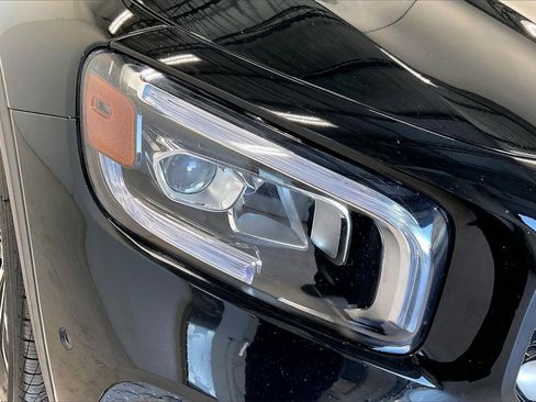 Certified 2021 Mercedes-Benz GLB 250 4MATIC image 27