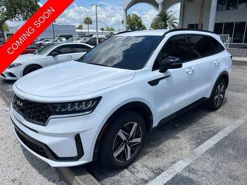 Certified 2023 Kia Sorento S FWD image 1
