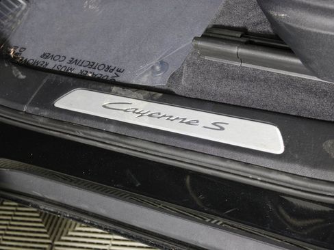 Used 2024 Porsche Cayenne S image 17