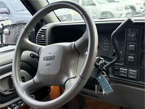 Used 1999 GMC Yukon Denali image 31