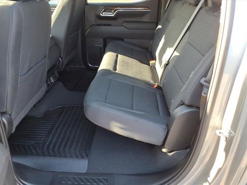 Used 2025 Chevrolet Silverado 1500 LT image 12