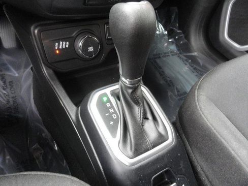 Used 2020 Jeep Renegade Sport w/ Sport Appearance Group AWD/4WD image 12