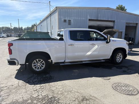 Used 2021 Chevrolet Silverado 1500 LTZ w/ Technology Package AWD/4WD image 1