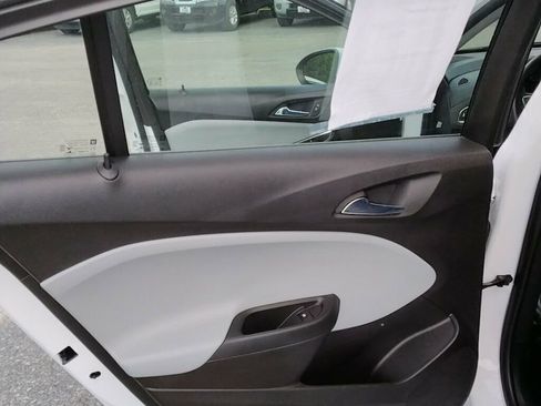 Used 2019 Chevrolet Cruze LS w/ LS Convenience Package FWD image 8