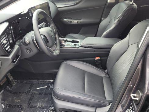 Used 2025 Lexus NX 350h AWD w/ Premium Package image 13