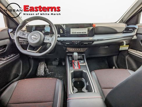 New 2025 Nissan Kicks SR AWD/4WD image 21