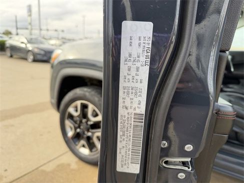 Used 2018 Jeep Compass Trailhawk w/ Cold Weather Group image 30