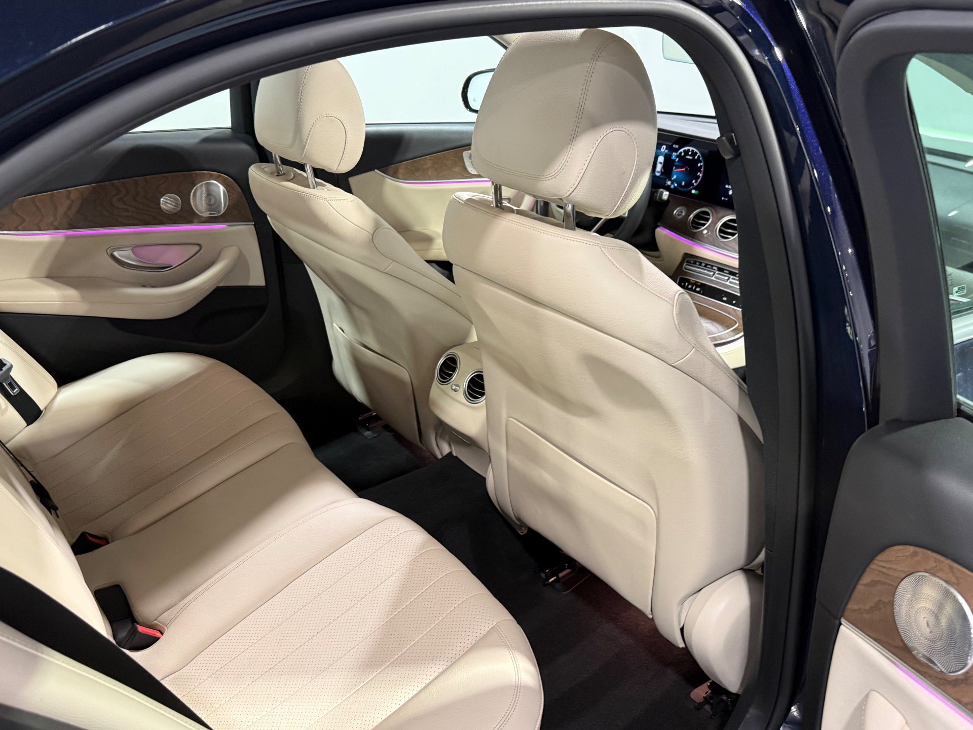 Used 2023 Mercedes-Benz E 350 4MATIC Sedan w/ Premium Package image 53