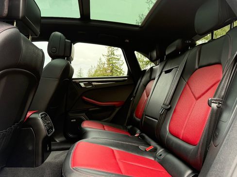 Used 2022 Porsche Macan AWD/4WD image 19