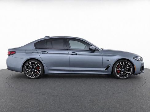 Used 2022 BMW 530e w/ Executive Package RWD image 2