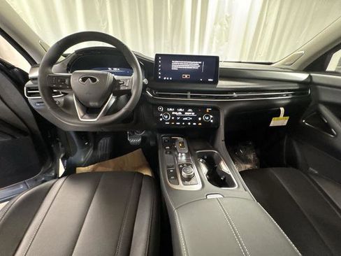 Certified 2026 INFINITI QX60 Luxe w/ Family Package image 12