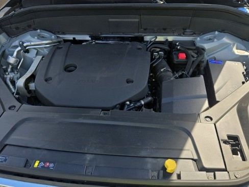 Used 2024 Volvo XC90 B6 Plus image 12