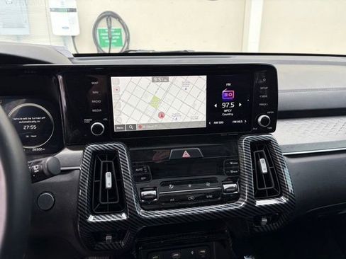 Used 2023 Kia Sorento SX image 30