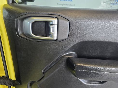 Used 2024 Jeep Wrangler Willys image 27