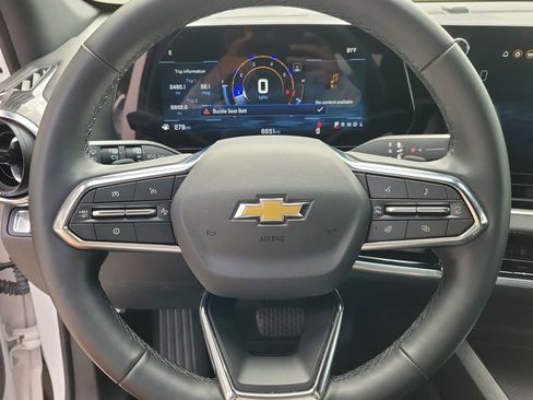 Used 2026 Chevrolet Equinox LT FWD image 17