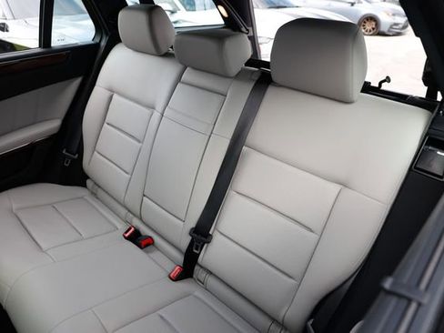 Used 2013 Mercedes-Benz E 350 4MATIC Wagon image 11