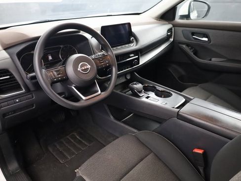 Used 2023 Nissan Rogue SV image 10