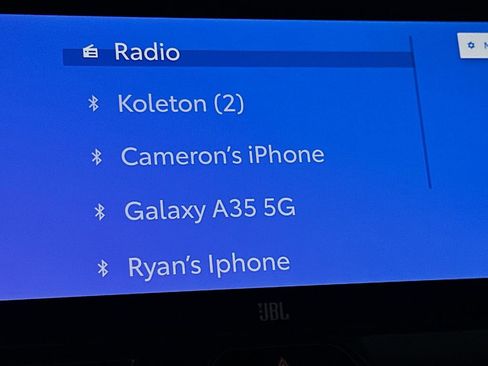 Used 2023 Toyota Venza Limited image 28