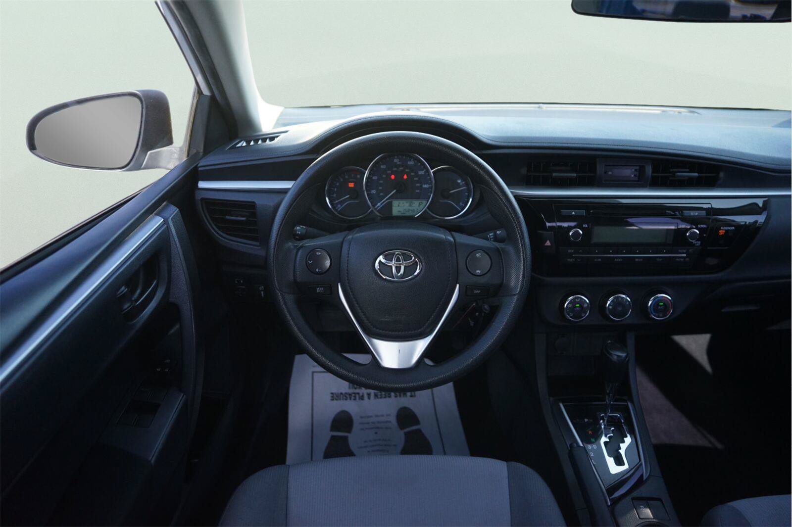 Used 2015 Toyota Corolla L FWD image 21