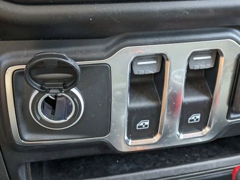 Used 2022 Jeep Wrangler Sport AWD/4WD image 29