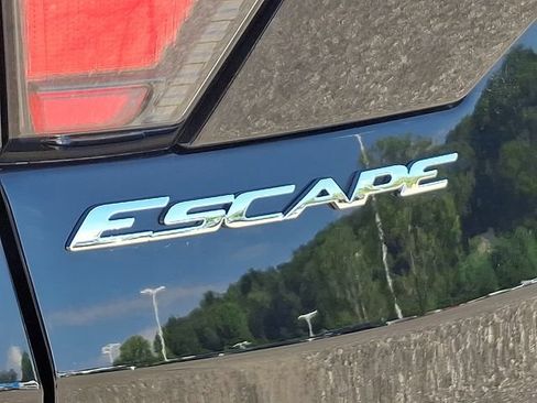 Used 2017 Ford Escape SE AWD/4WD image 32
