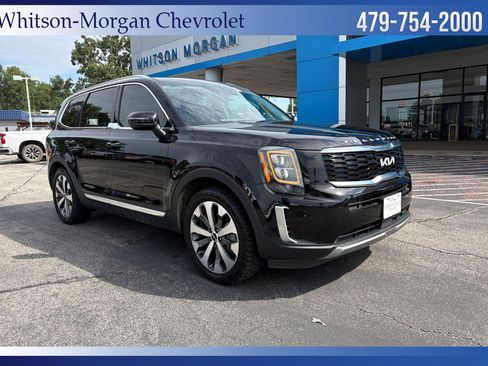 Used 2022 Kia Telluride EX w/ EX Premium Package image 3