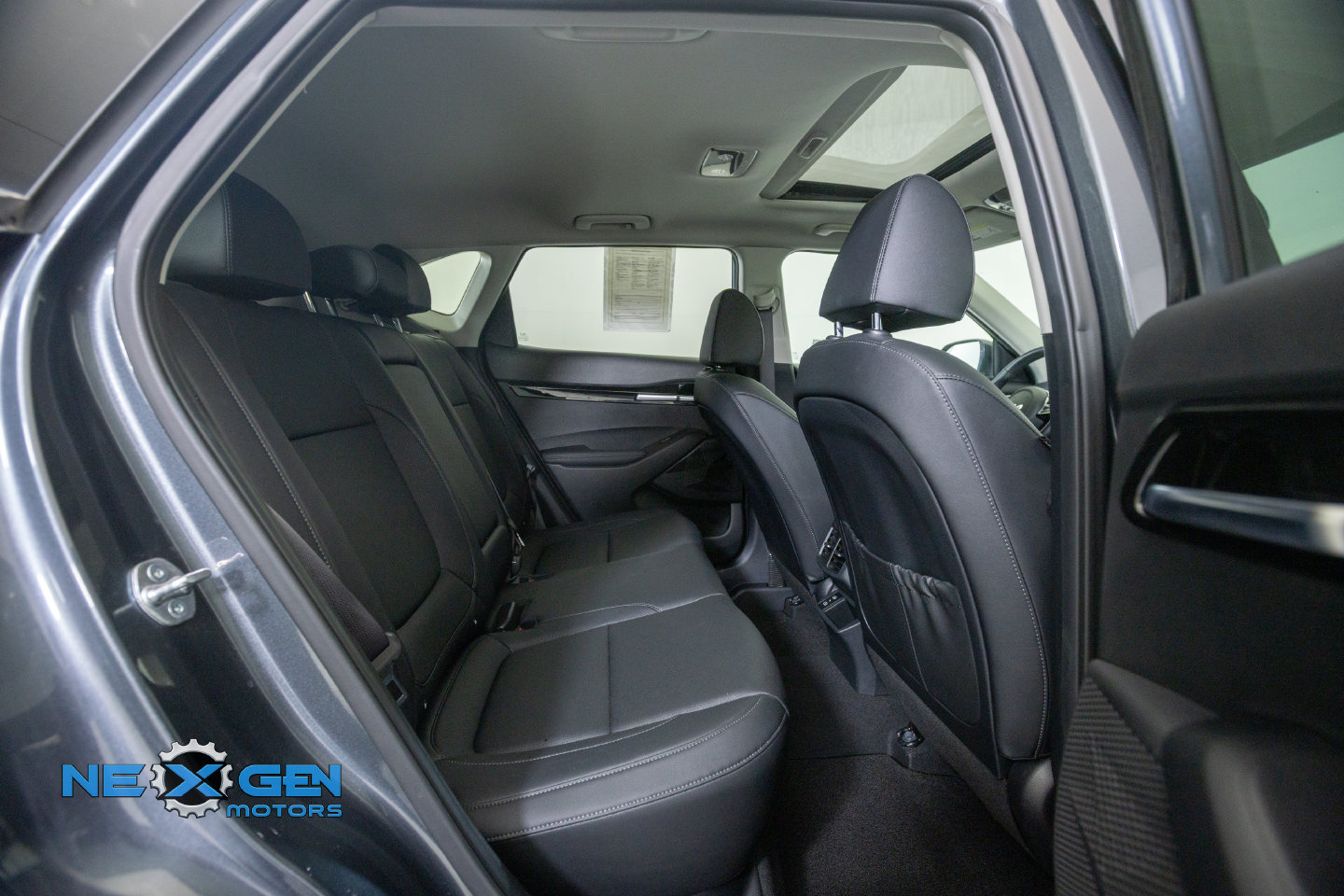 Used 2024 Kia Seltos EX AWD/4WD image 34