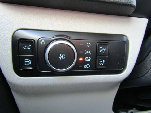Used 2025 Ford Escape SE FWD image 25