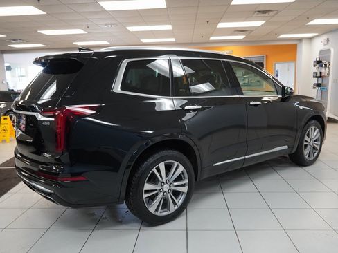 Used 2023 Cadillac XT6 Premium Luxury image 13