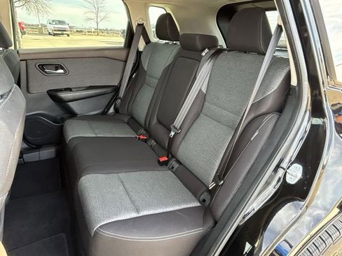 Used 2022 Nissan Rogue SV image 23