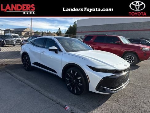 Used 2024 Toyota Crown Platinum image 1