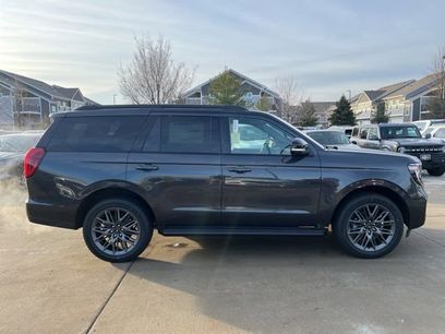 New 2026 Ford Expedition Platinum w/ Stealth Appearance Package