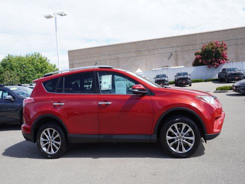 Used 2016 Toyota RAV4 Limited AWD/4WD image 4