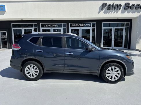 Used 2016 Nissan Rogue S w/ Appearance Package FWD image 5