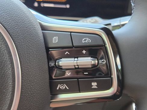 New 2026 Kia Carnival EX FWD image 25