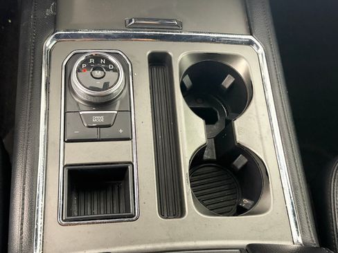 Used 2019 Ford Expedition XLT w/ Equipment Group 202A RWD image 14