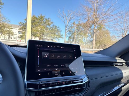 New 2026 Jeep Compass Latitude image 28