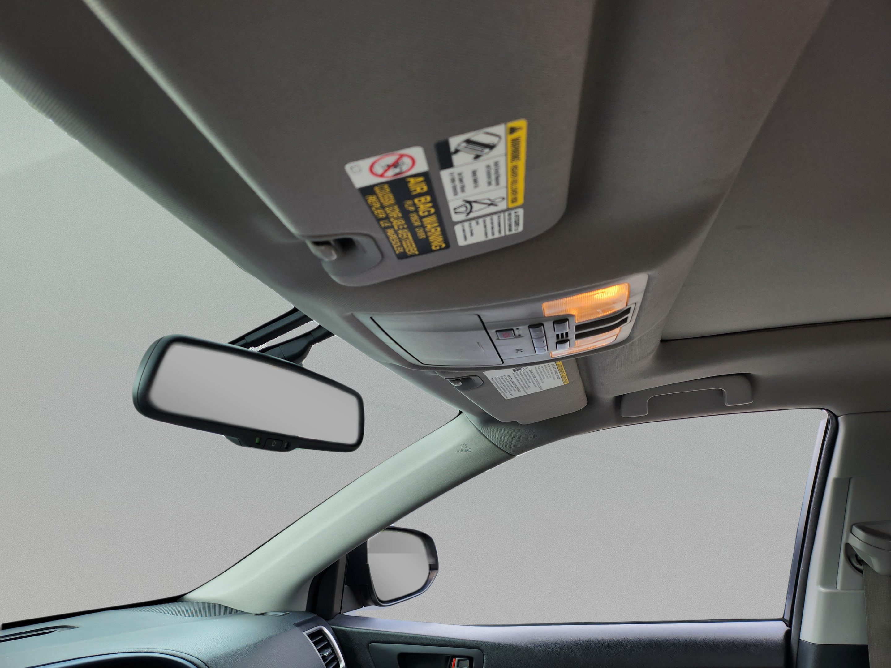 Used 2015 Toyota Highlander Limited Platinum FWD image 11