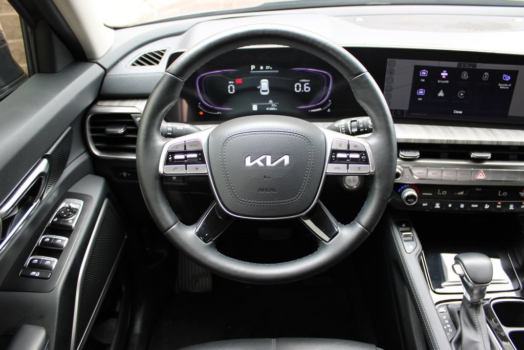 Used 2024 Kia Telluride EX w/ EX Captain's Chair Package AWD/4WD image 17