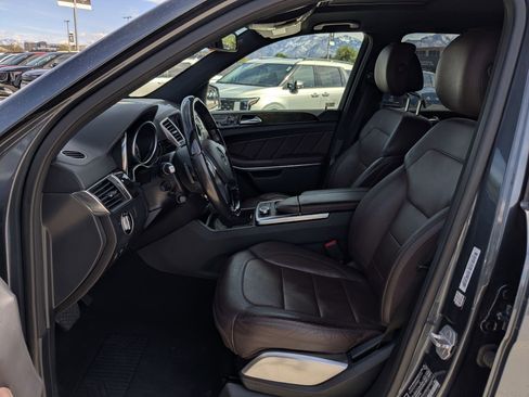 Used 2016 Mercedes-Benz GL 550 4MATIC image 26