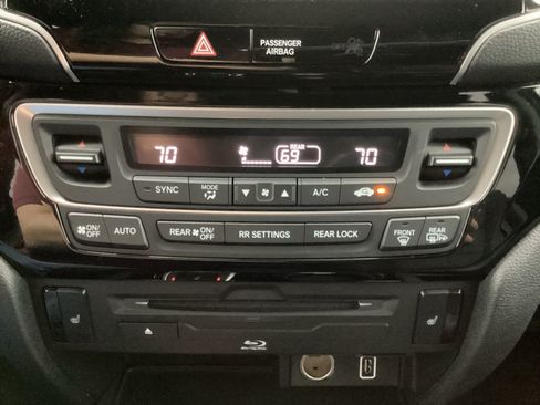 Used 2021 Honda Pilot Touring image 24
