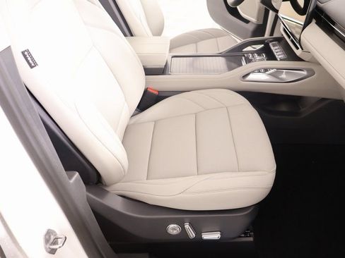 New 2026 Lincoln Nautilus Premier w/ Jet Appearance Package AWD/4WD image 14