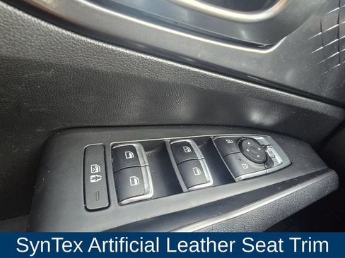 Used 2022 Kia Sorento S w/ Panoramic Sunroof Package FWD image 22