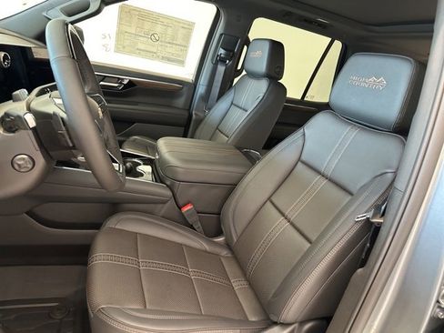 New 2026 Chevrolet Tahoe High Country image 13