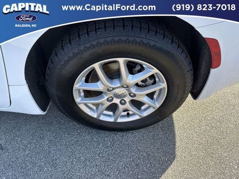 Used 2024 Chrysler Pacifica Touring-L image 13