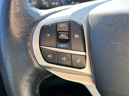 Certified 2022 Ford Explorer XLT w/ Equipment Group 202A image 36